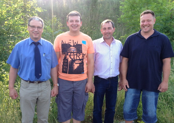 AGÖF-Obmann Ing. Sebastian Auernig (ganz links) mit dem einstimmig wiedergewählten FVF-Obmann Karl Sommer (2.v. rechts) und seinen Stellvertretern Ing. Roland Frühwald (ganz rechts) sowie Erich Minichberger 