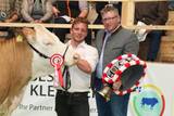 Stefan Lindner (re.) 2019 als ZAR-Obmann wiedergewählt Stefan Lindner (re.) 2019 als ZAR-Obmann wiedergewählt