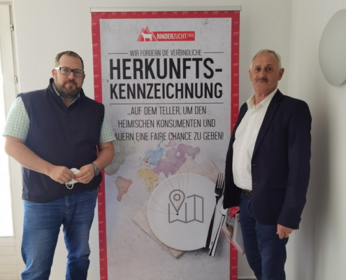 Rinderzucht Tirol fordert verpflichtende Herkunftskennzeichnung; Christian Straif und Kaspar Ehammer von der Rinderzucht Tirol eGen