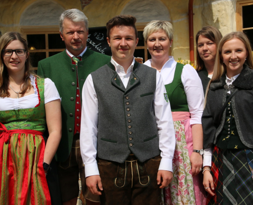 Familie Wagner, v. l. n. r.: Tochter Stefanie, Johann, Sohn Markus, Sonja, Töchter Melanie und Kathrin