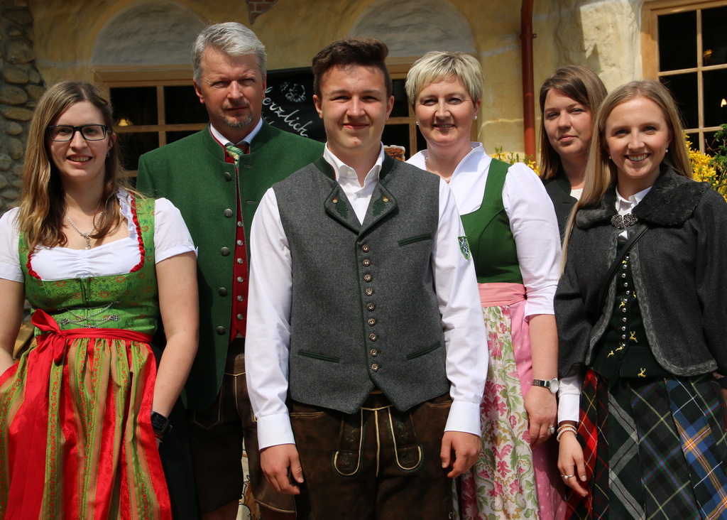 Familie Wagner, v. l. n. r.: Tochter Stefanie, Johann, Sohn Markus, Sonja, Töchter Melanie und Kathrin