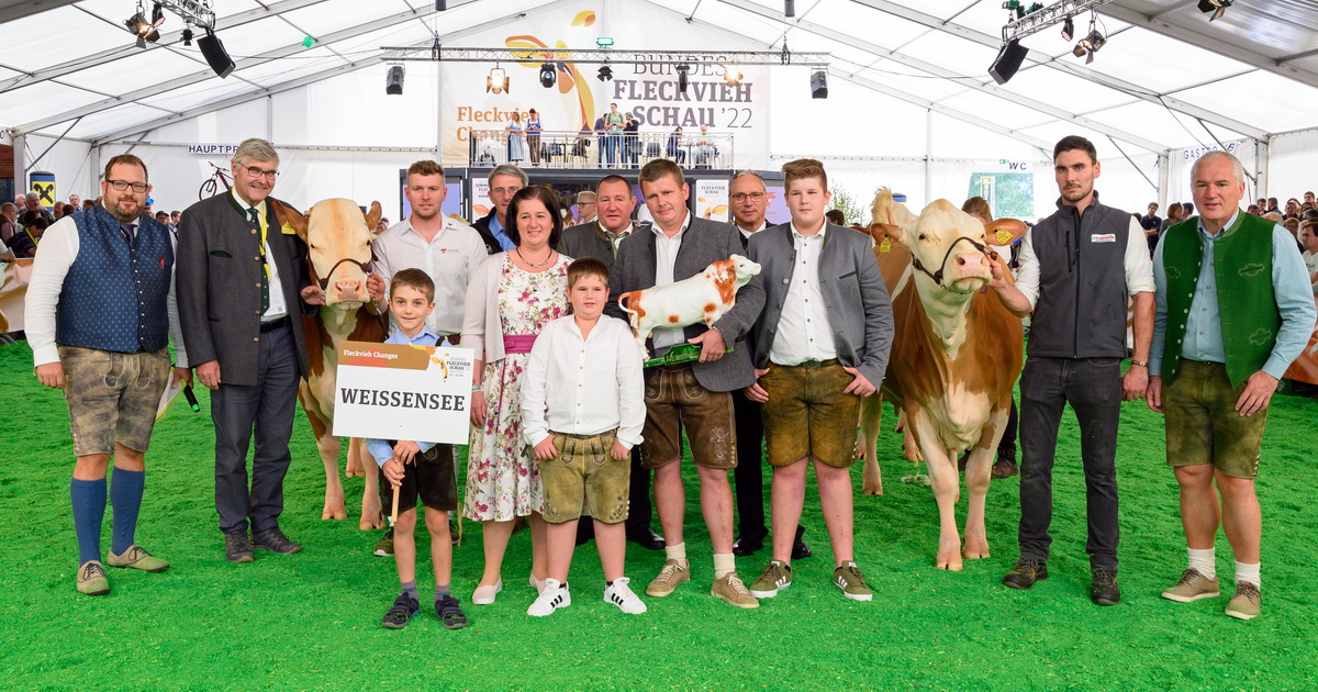 Ehrung der Züchterfamilie von WEISSENSEE; Foto Ariane Haubner