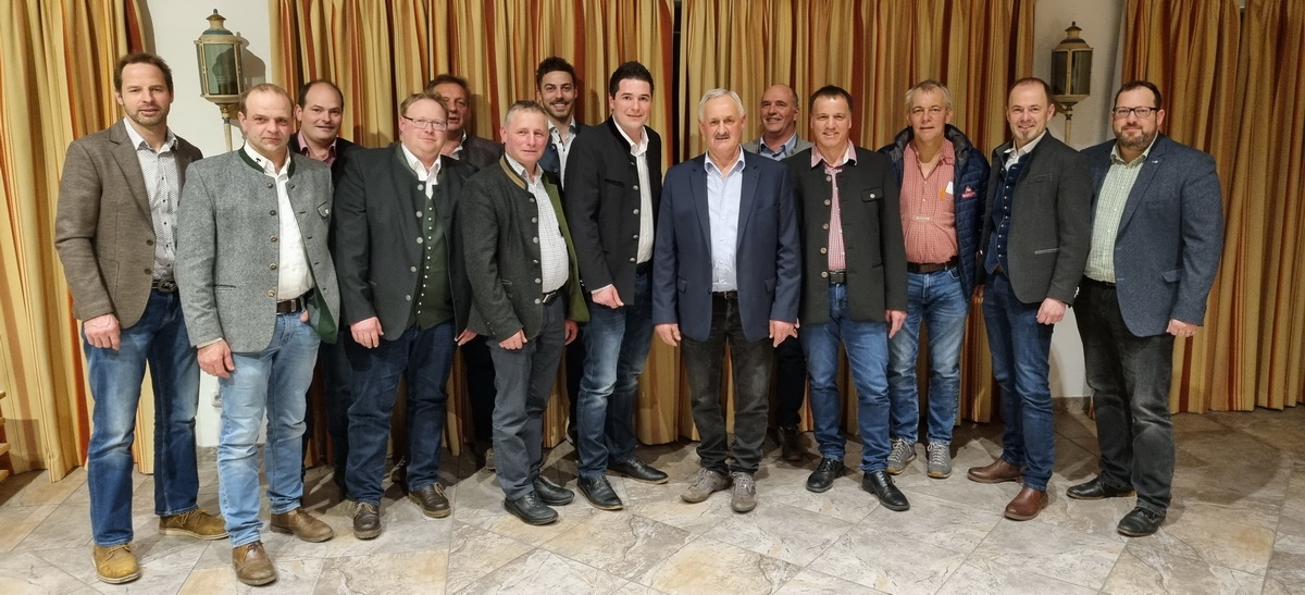 Der Rassenausschuss Fleckvieh der Rinderzucht Tirol neu formiert für die nächste Periode 2023 – 2028