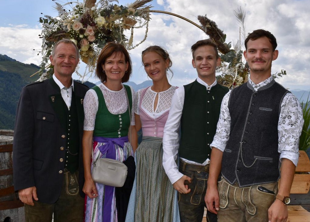 Familie Schneidl: V. l.: Betriebsführerehepaar Werner und Barbara, Tochter Christina (19), Söhne Stefan (17) und Bernhard (21)