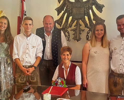 Familie Weber: Sohn Christian mit Freundin Hanna, Betriebsführer Johannes Weber mit Frau Evelin und Sohn Alexander mit Frau Michelle