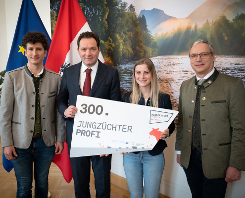 Besuch der Rinderzucht Austria und die 300. Absolventin des Jungzüchterprofi/Rinderzucht