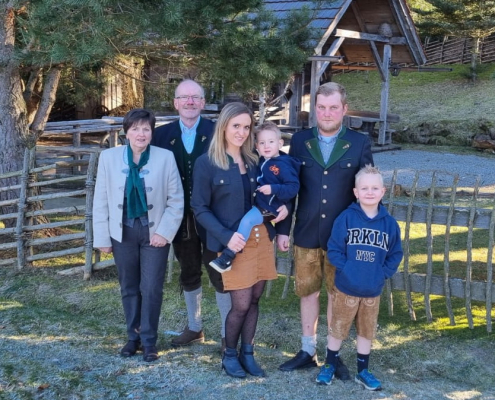 Familie Haubenwallner (v. l. n. r.): Maria, Heribert, Angelika, Fabian (3), Hannes, Tobias (6)