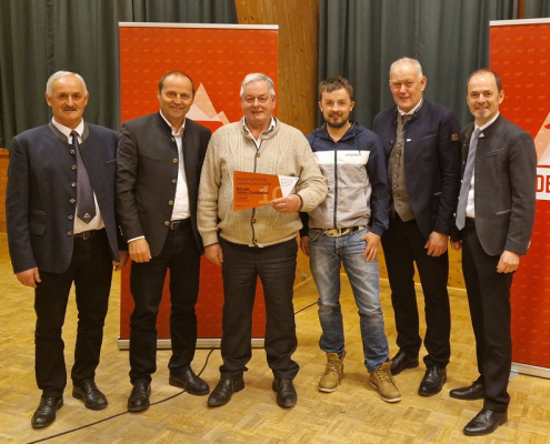 Familie Fischbacher erhielt die Rinderzucht Austria Lebensleistungsplakette in Bronze für mehr als 10 Golden Girls.