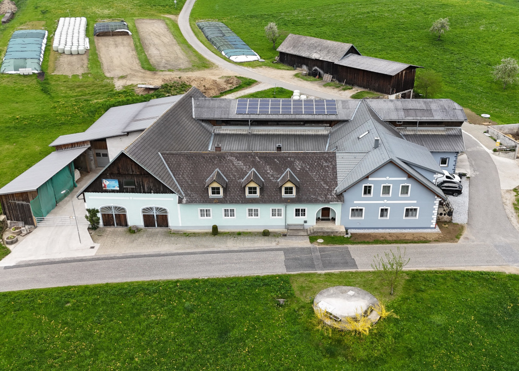 Hof von Familie Leonhartsberger Hof von Familie Leonhartsberger