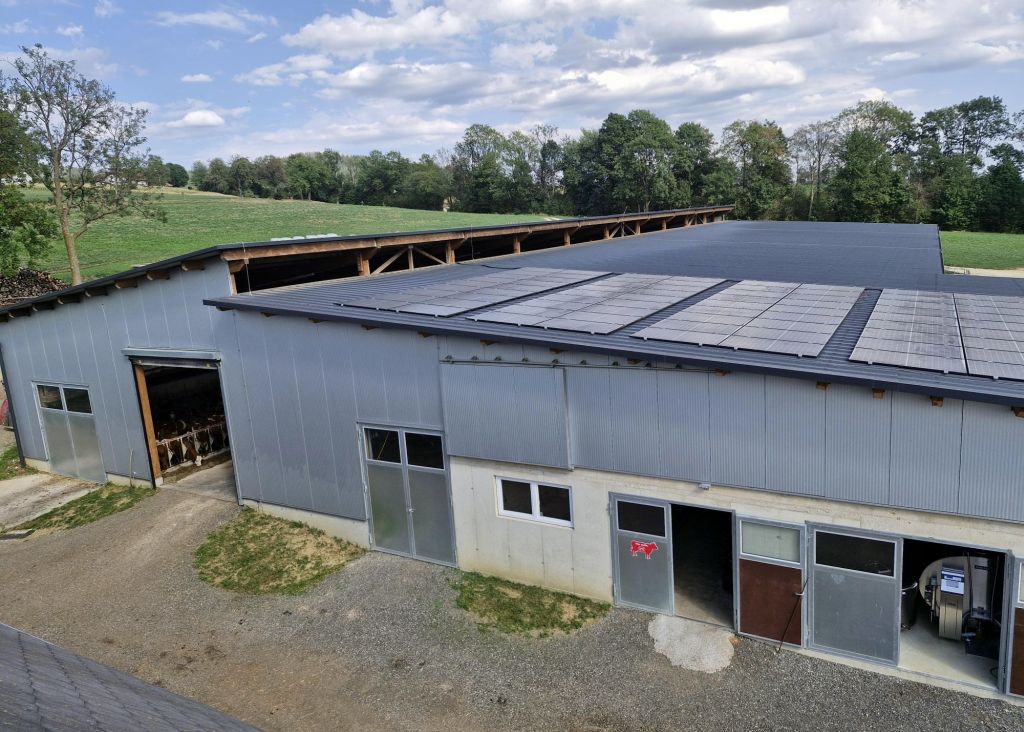2020 wurde ein neuer Stall gebaut 2020 wurde ein neuer Stall gebaut