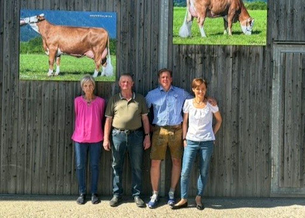Familie Kofler (von links nach rechts): Karin, Johann, Herwig und Karin Familie Kofler (von links nach rechts): Karin, Johann, Herwig und Karin